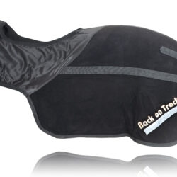 Back on Track – Couvre-reins Polaire Suprême