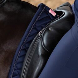 Equestrian Stockholm - Tapis de dressage Modern - Lagoon blush