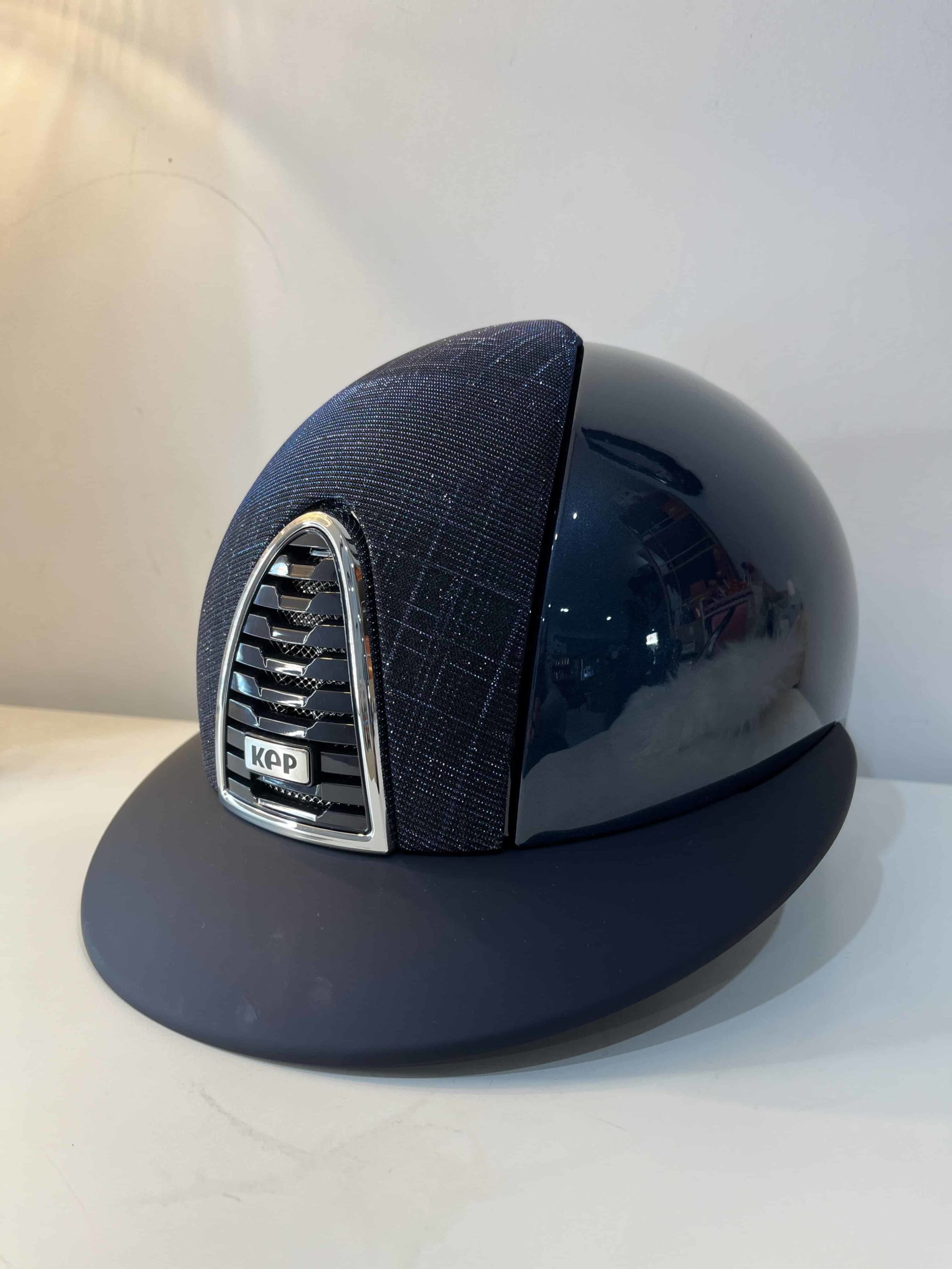 KEP - Casque Cromo 2.0 Shell & Rear Shine Dark Blue - Front fabric star blue - visière polo mat KEP - Casque Cromo 2.0 Shell & Rear Shine Dark Blue - Front fabric star blue - visière polo mat