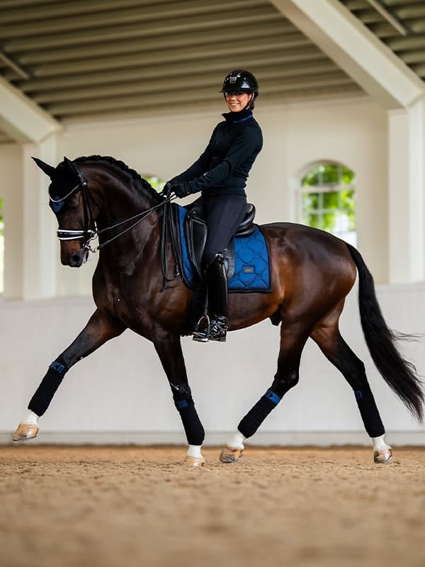 glitter-dressage-saddle-pad-dressyrschabrak-dressurschabracke-dressuur-zadeldekje-2-1