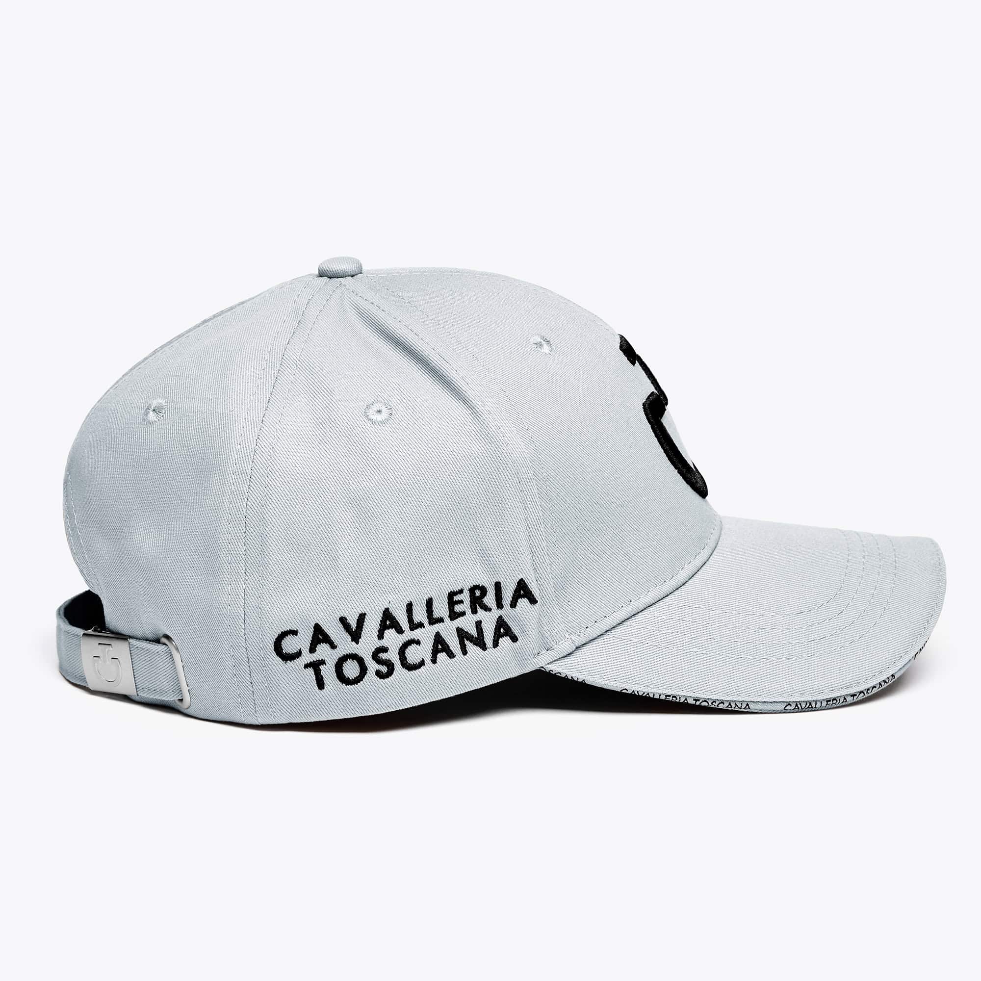 Cavalleria Toscana – Casquette coton – SS25 – CPU006 – GA002- 8199 – Gris / Noir Cavalleria Toscana – Casquette coton – SS25 – CPU006 – GA002- 8199 – Gris / Noir