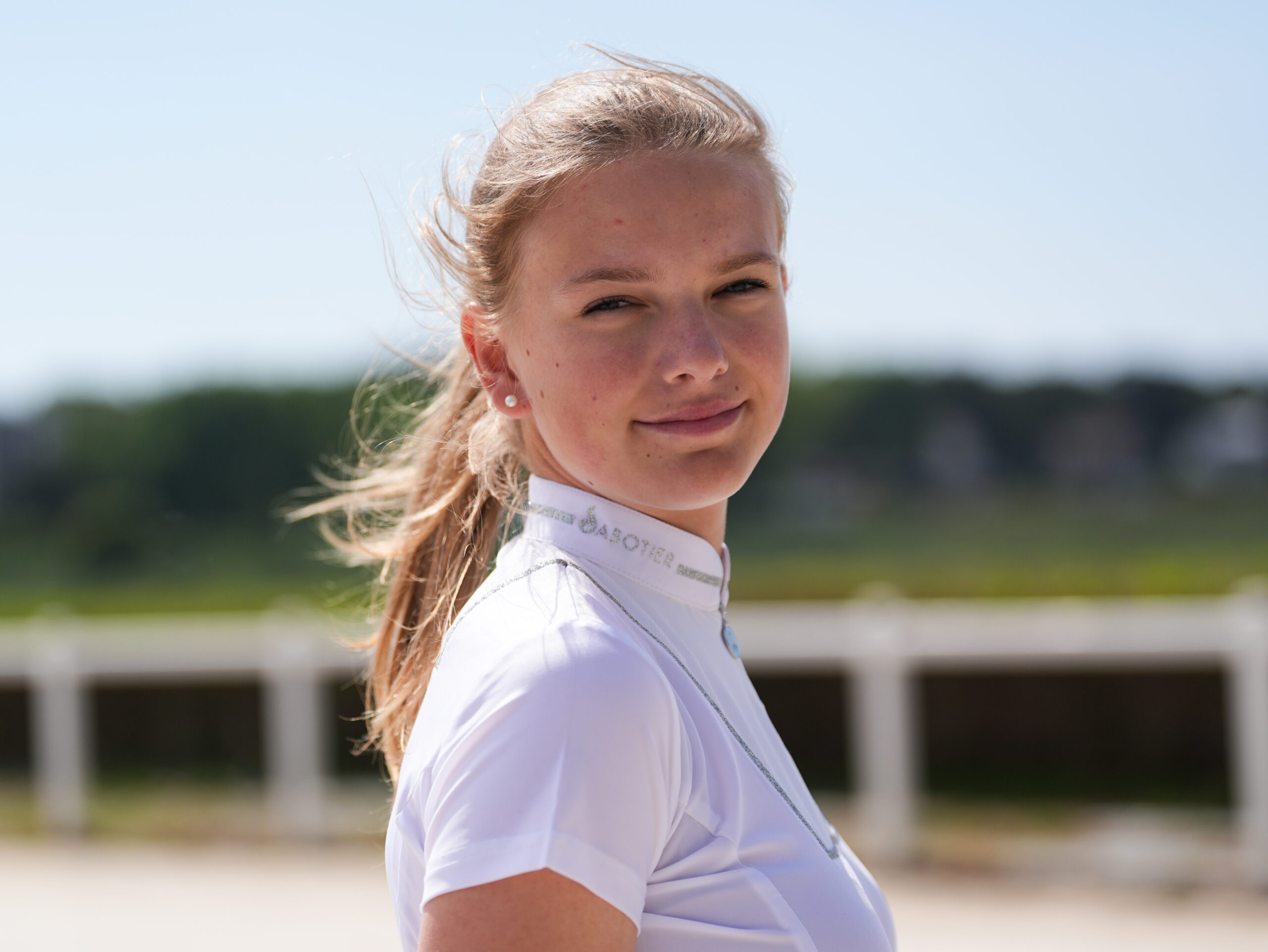 lesabotier_RR286 Haut Le Sabotier Isaure – col officier