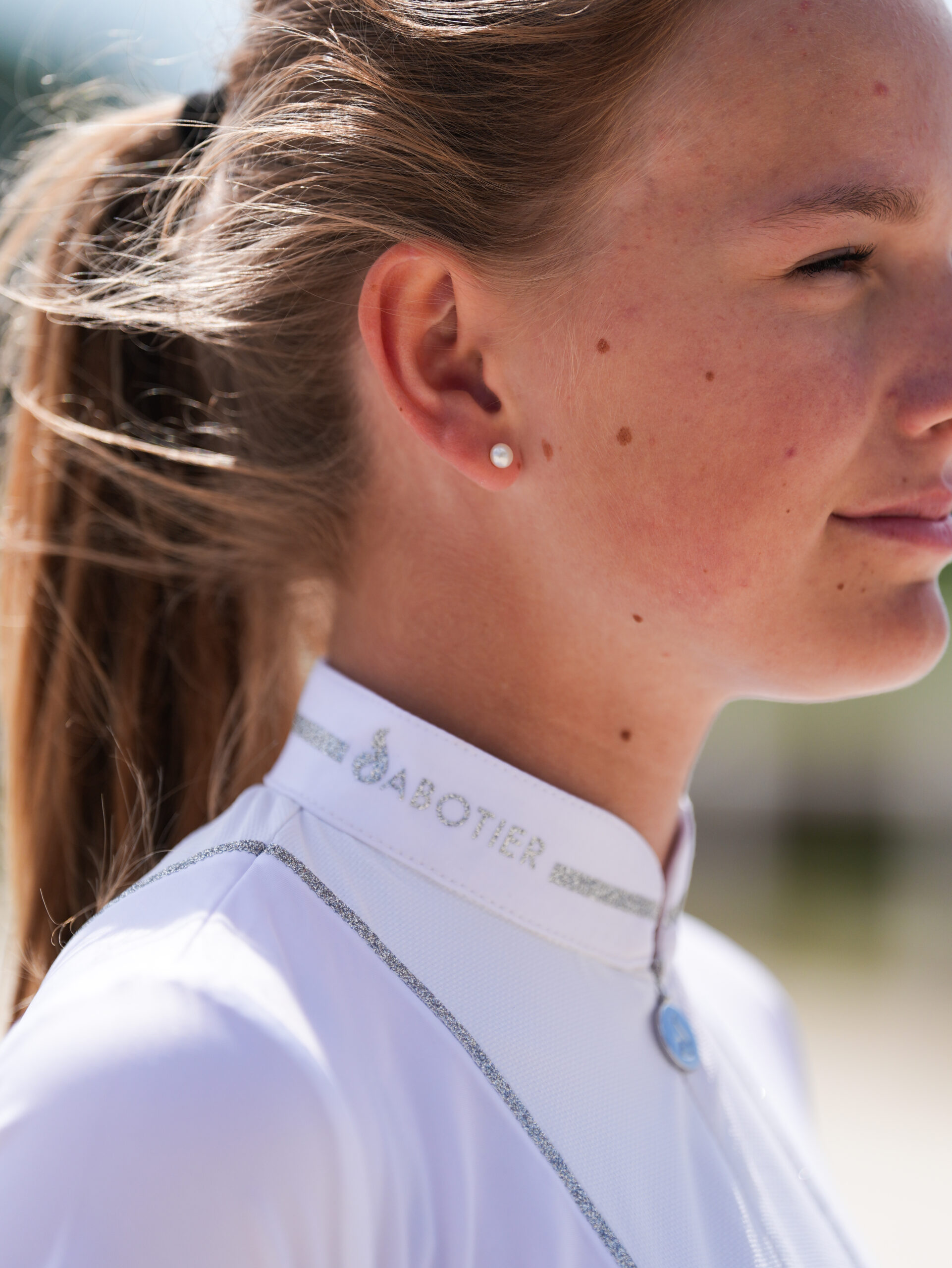 lesabotier_RR290 Haut Le Sabotier Isaure – col officier