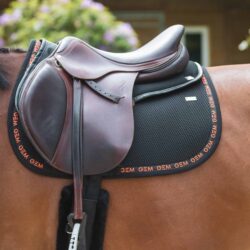 Tapis GEM Mesh Obstacle Noir Corail – respirant et moderne