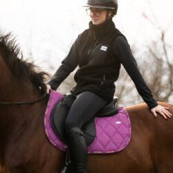Tapis de selle GEM Love Obstacle violet pour cheval