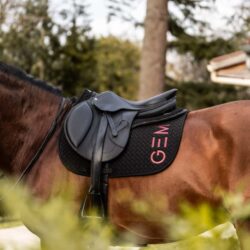 Tapis de selle GEM Jumping Ten Noir Bordeaux pour cheval