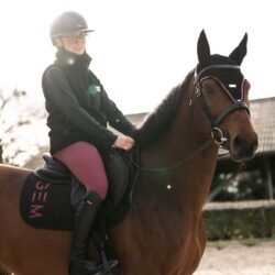 Tapis de selle GEM Jumping Ten Noir Bordeaux pour cheval