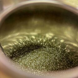 Pot de 500ml d'huile pour sabots Kevin Bacon's Dressing Paillettes Doré avec pinceau